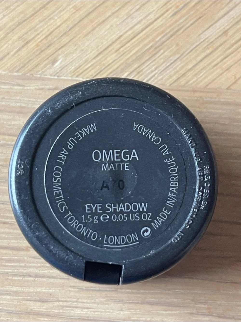 MAC Cosmetics Eyeshadow - Omega Matte